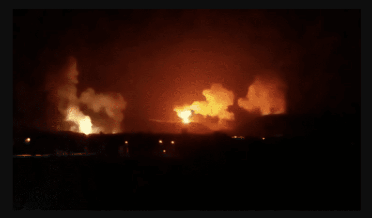 Estados Unidos y El Reino Unido llevan a cabo ataques aéreos en Yemen Contra los hutíes